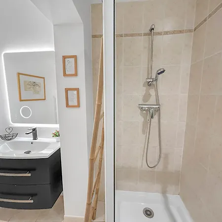 Nid Douillet Au Coeur D'Uzes Uzès Extérieur photo