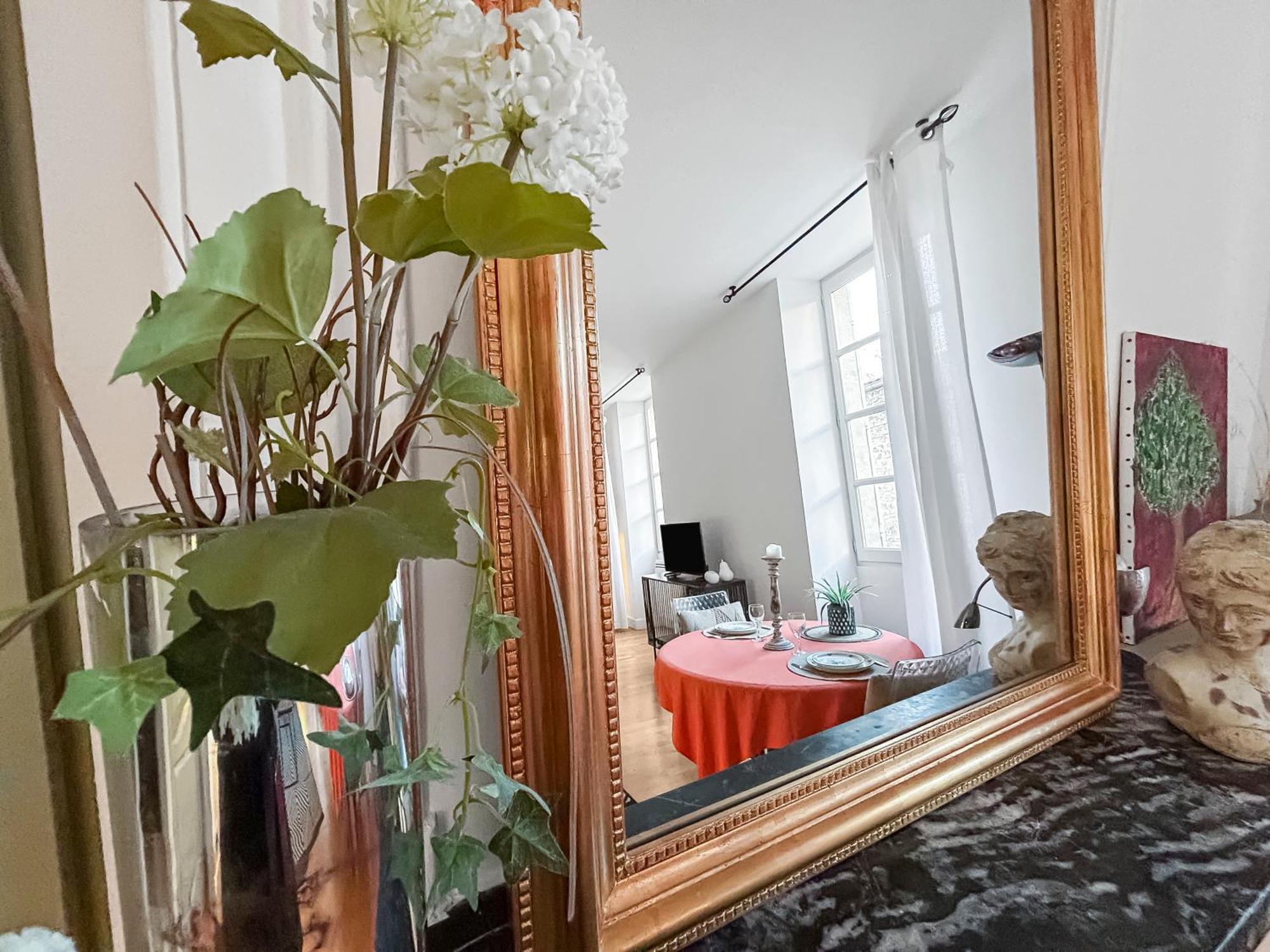 Nid Douillet Au Coeur D'Uzes *